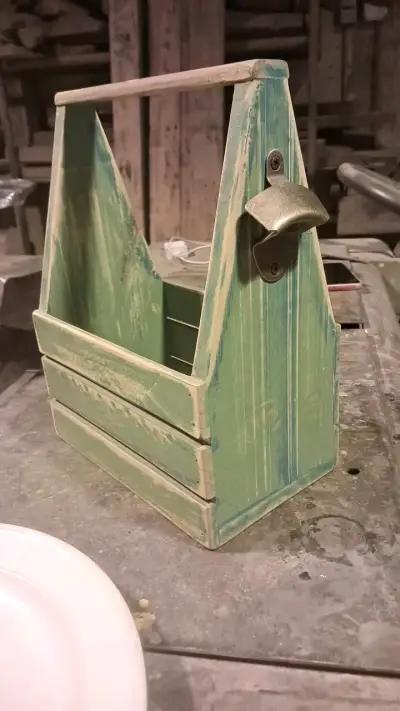 Caja de madera vintage con destapador - miniatura 1