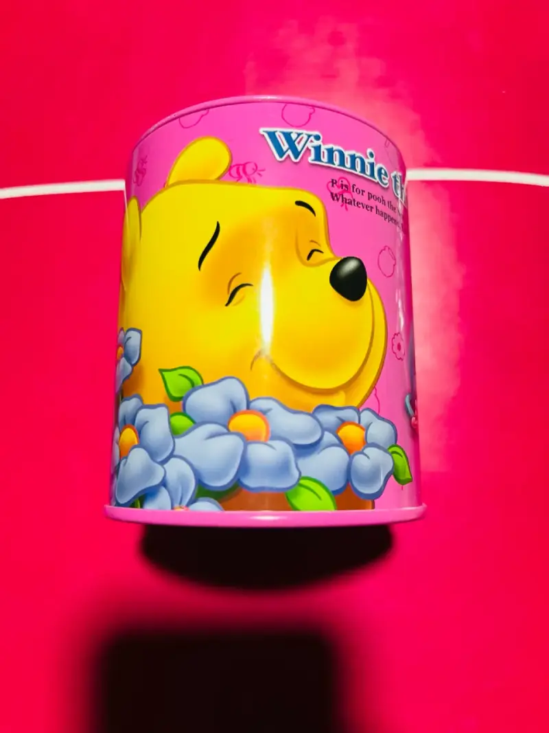 Alcancía metálica de Winnie the Pooh - 1