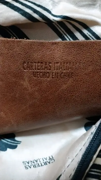 Cartera de cuero marrón con hebilla - miniatura 2