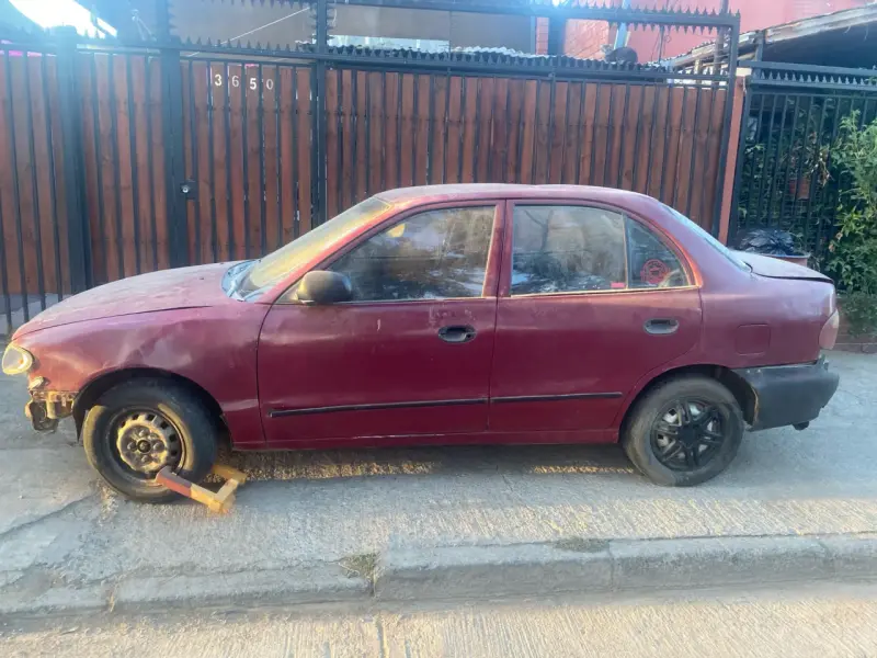 Hyundai Accent 1.3 Del 98 - 2