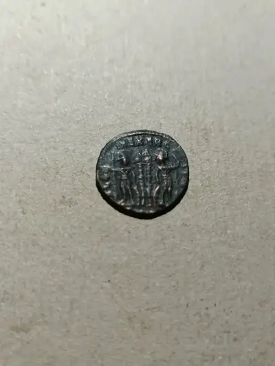 Moneda antigua romana  Constantino el grande 330DC - miniatura 2
