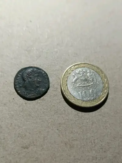 Moneda antigua romana  Constantino el grande 330DC - miniatura 3