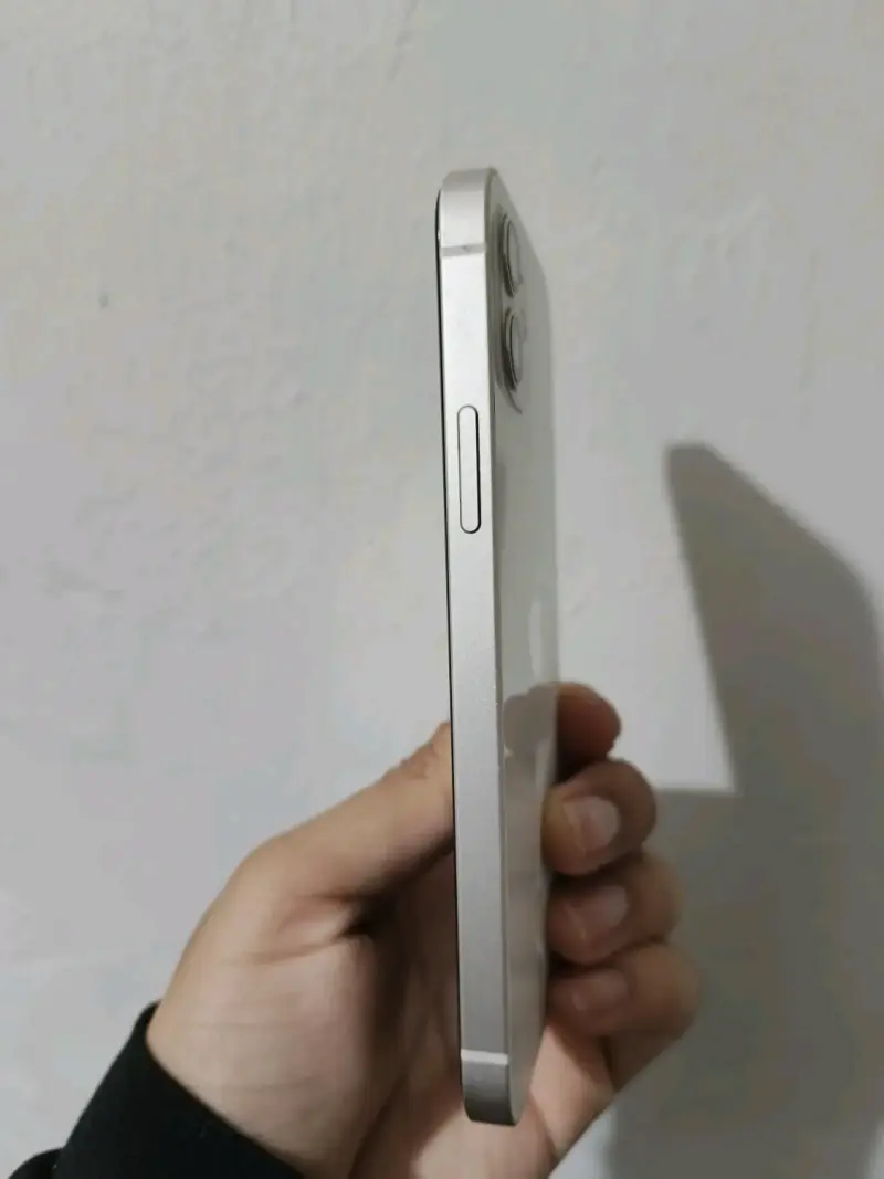 iPhone 12 Blanco en Buen Estado - 1
