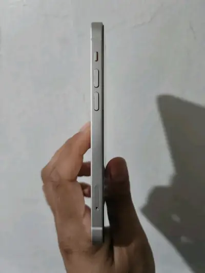 iPhone 12 Blanco en Buen Estado - miniatura 2