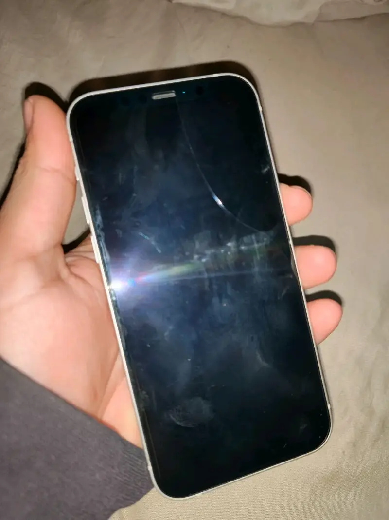 iPhone 12 Blanco en Buen Estado - 3