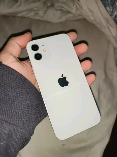 iPhone 12 Blanco en Buen Estado - miniatura 4