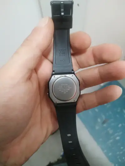 Reloj digital Casio F-91W resistente al agua - miniatura 2