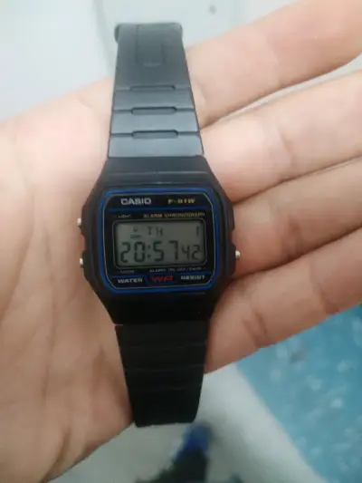 Reloj digital Casio F-91W resistente al agua - miniatura 3