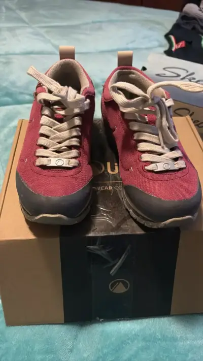 Zapatillas de trekking Upp! rojas para mujer - miniatura 1