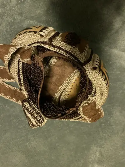 Bolso artesanal tejido a mano con diseño étnico - miniatura 3