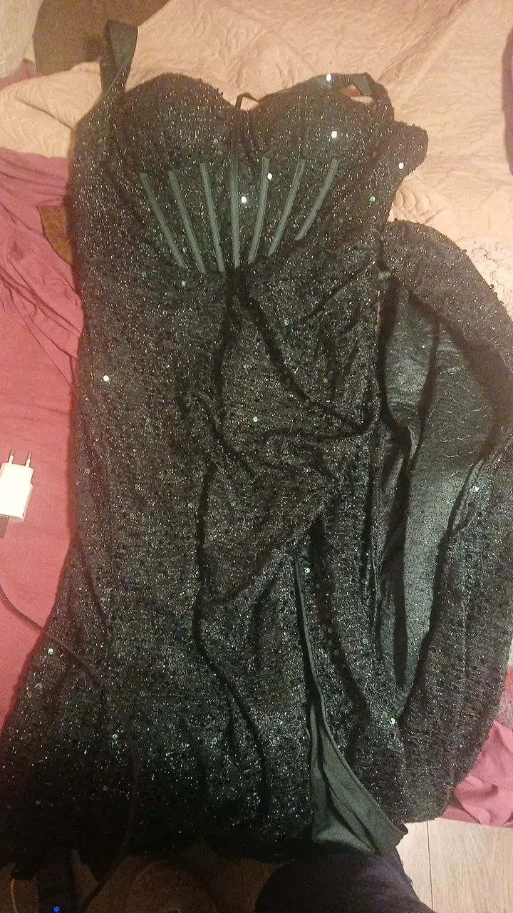 Vestido de noche largo con lentejuelas verde