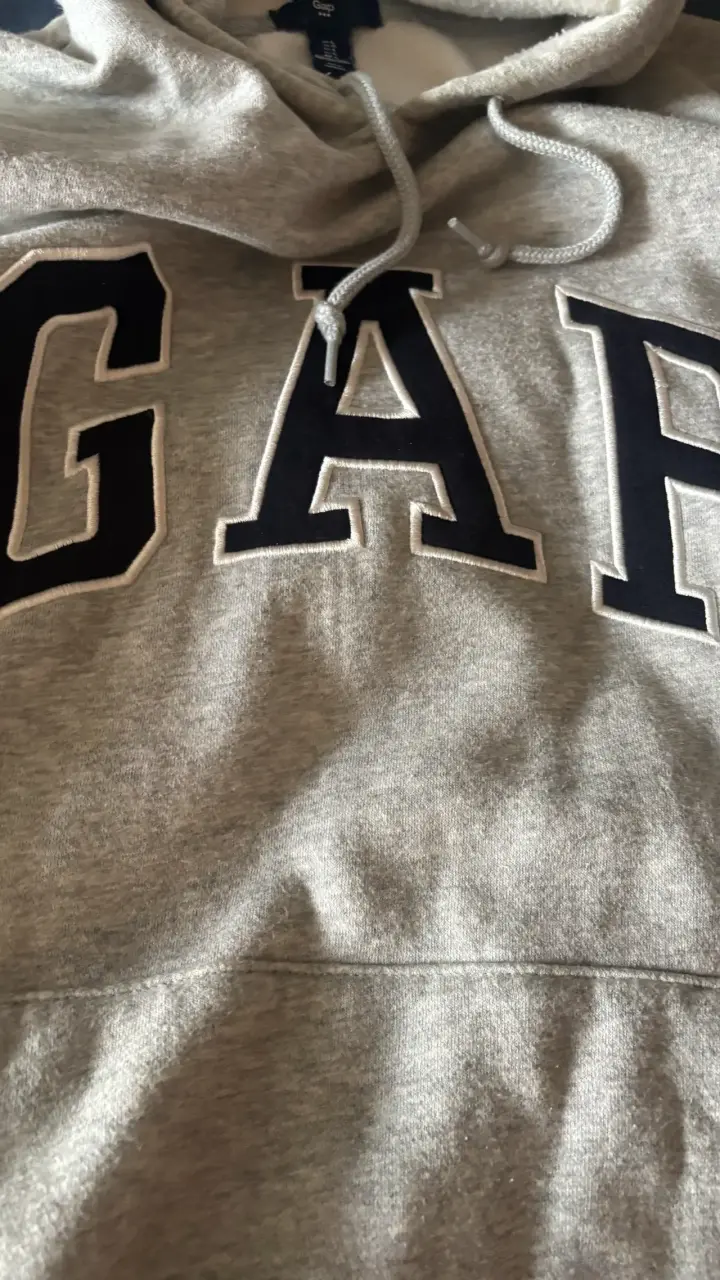 Polerón con capucha gris GAP para hombre - 2