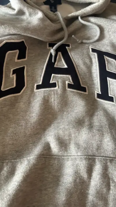 Polerón con capucha gris GAP para hombre - miniatura 2