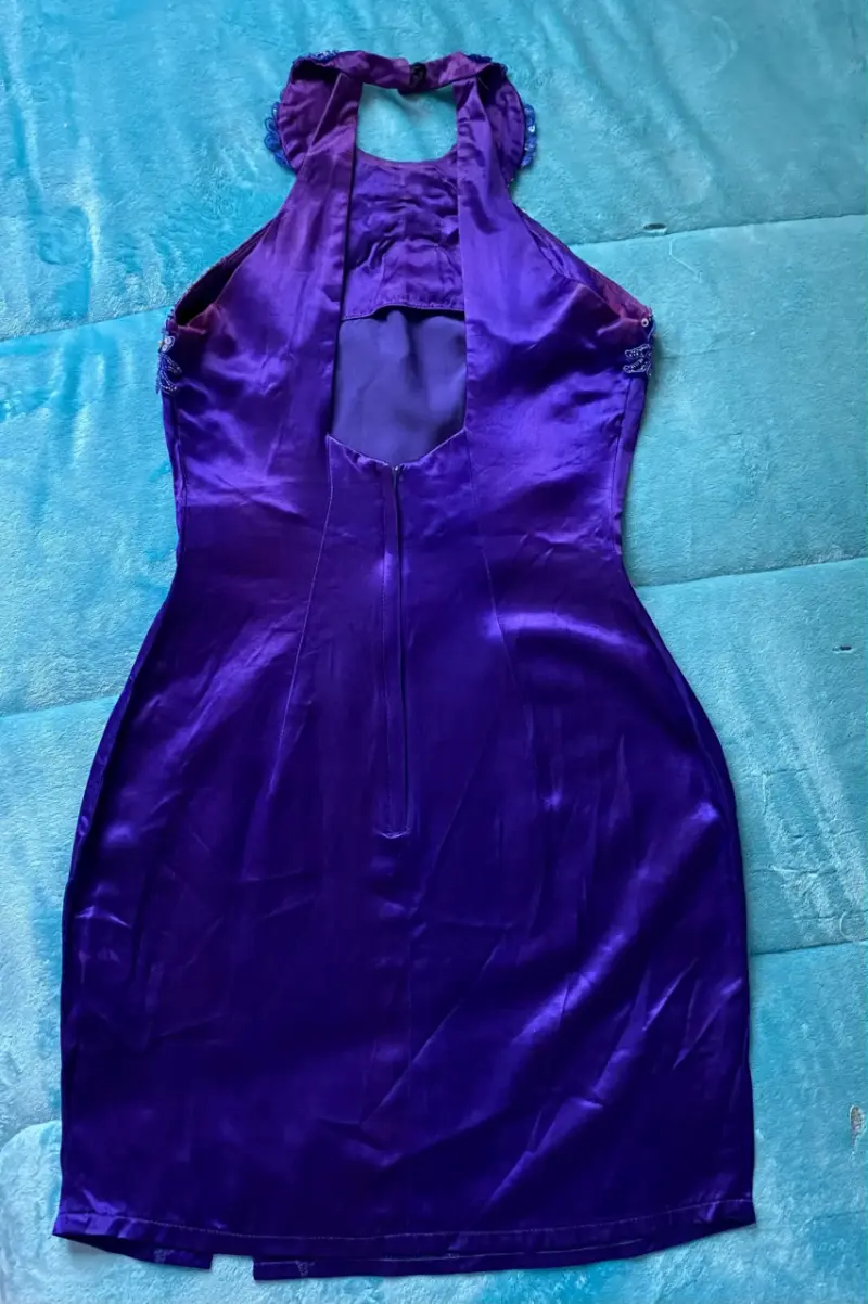 Vestido de fiesta morado con detalles bordados - 3