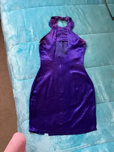 Vestido de fiesta morado con detalles bordados - miniatura 5