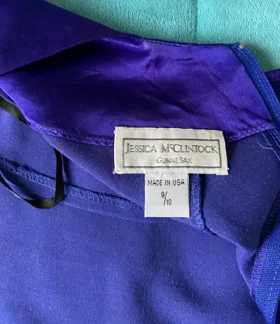 Vestido de fiesta morado con detalles bordados - miniatura 6