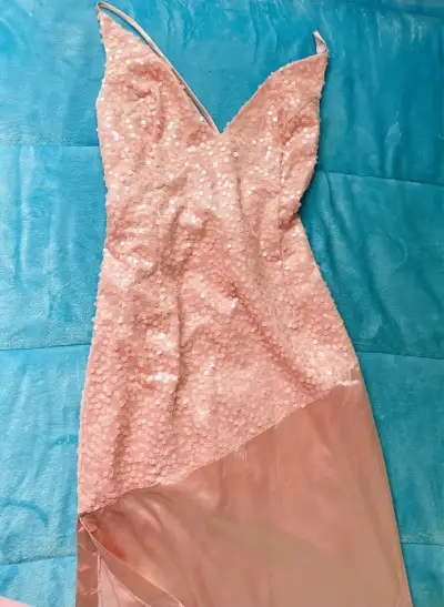 Vestido largo de fiesta rosado con lentejuelas - miniatura 2