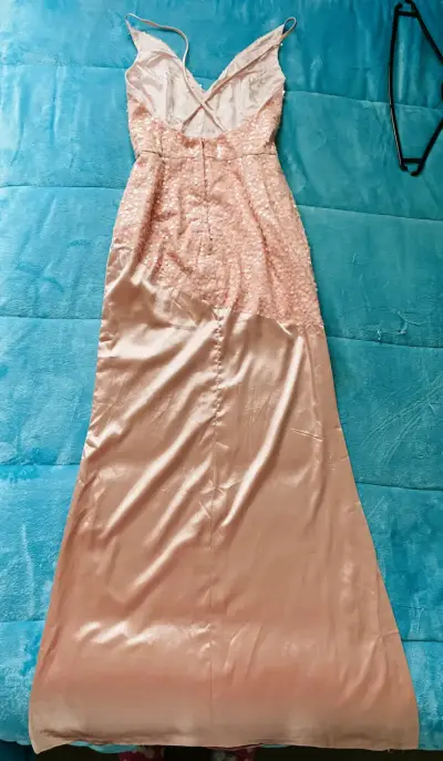 Vestido largo de fiesta rosado con lentejuelas - miniatura 3