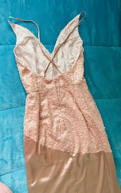 Vestido largo de fiesta rosado con lentejuelas - miniatura 4