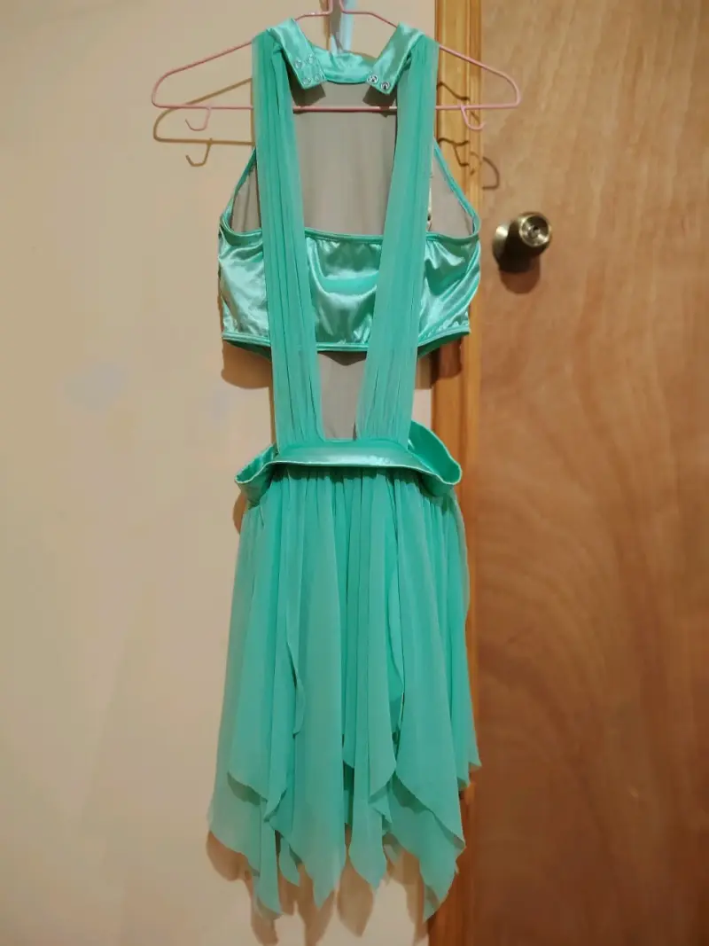 Vestido de baile turquesa con lentejuelas - 4