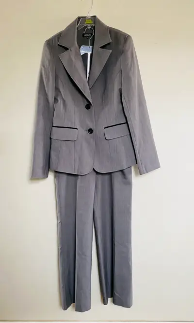 Traje formal gris para mujer Adolfo talla 38 - miniatura 2