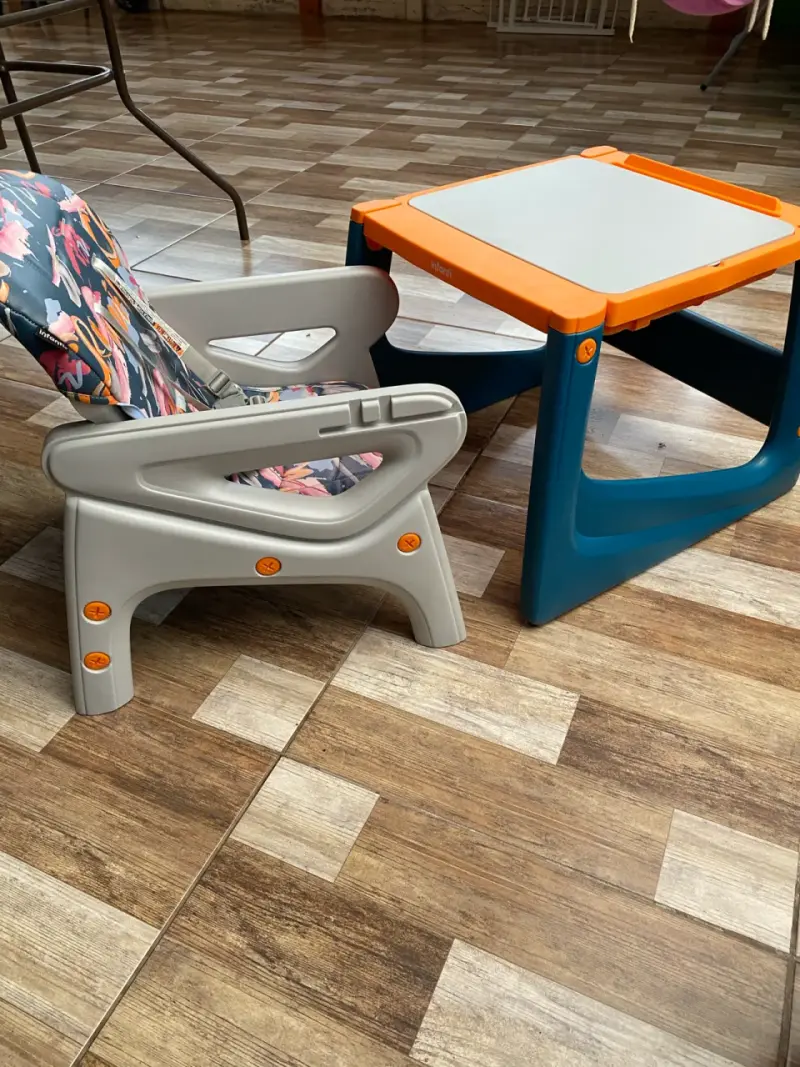 Silla de comer para bebé Infanti con diseño colorido - 3