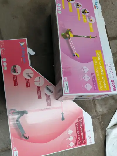 Scooter Chillafish Scooti Rosa con Freno Integrado - miniatura 6