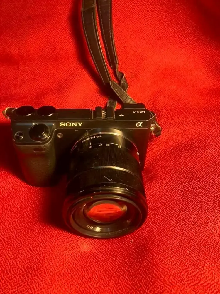 Cámara Sony A6700 con lente 18-135 mm - 4