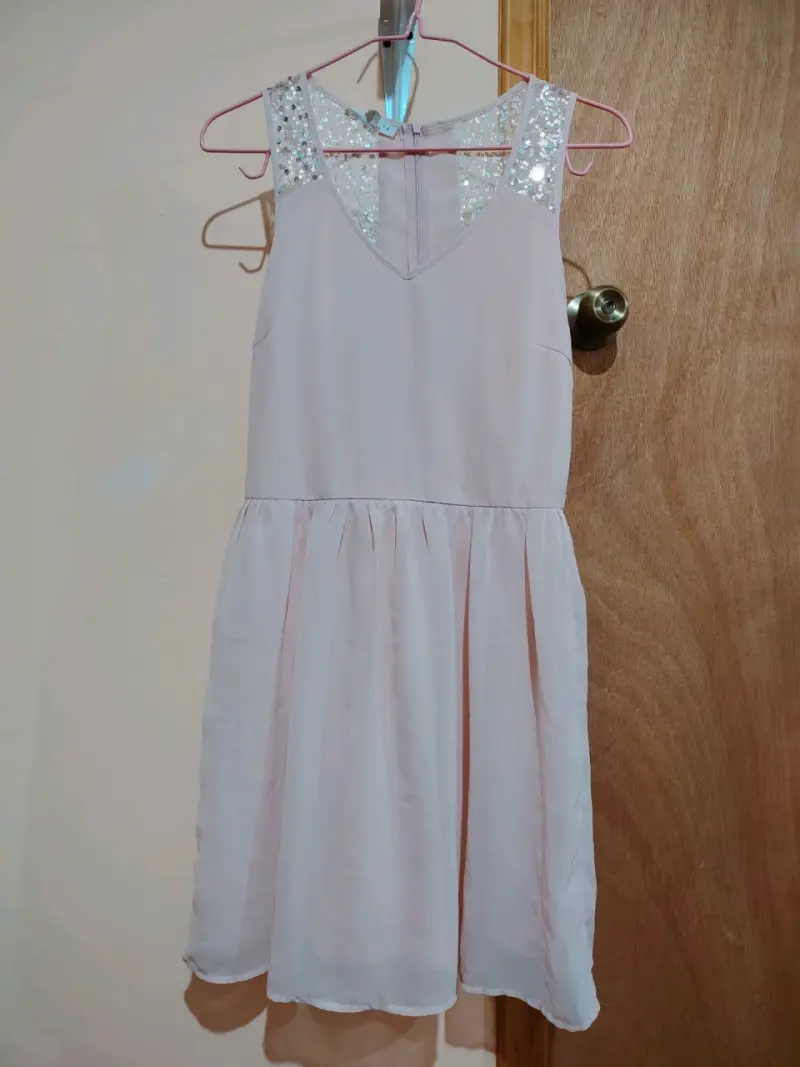 Vestido rosa con lentejuelas Socialite talla XS