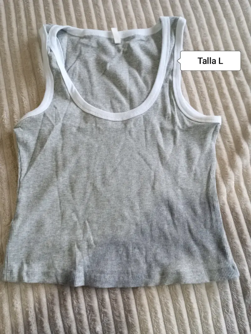 Lote de poleras sin mangas en varios colores y tallas - 2