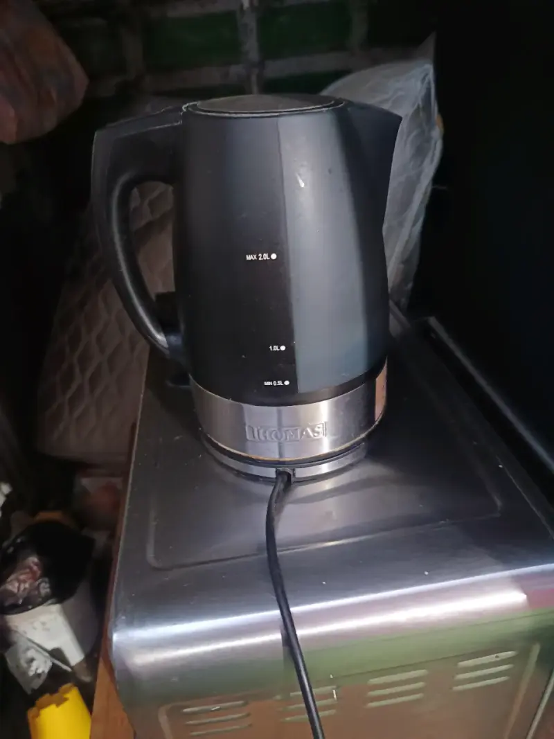 Hervidor, horno eléctrico y mueble todo en 20.000 - 2