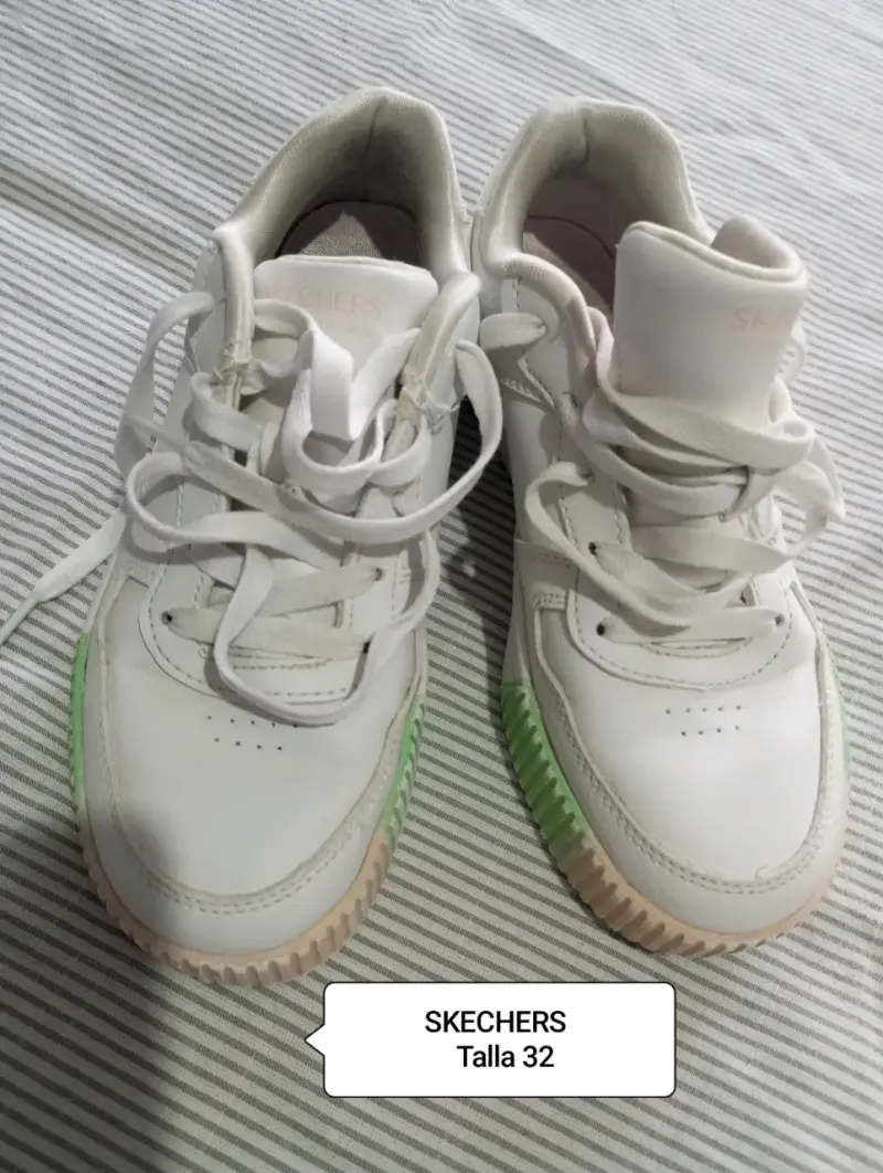 Zapatillas Skechers blancas talla 32