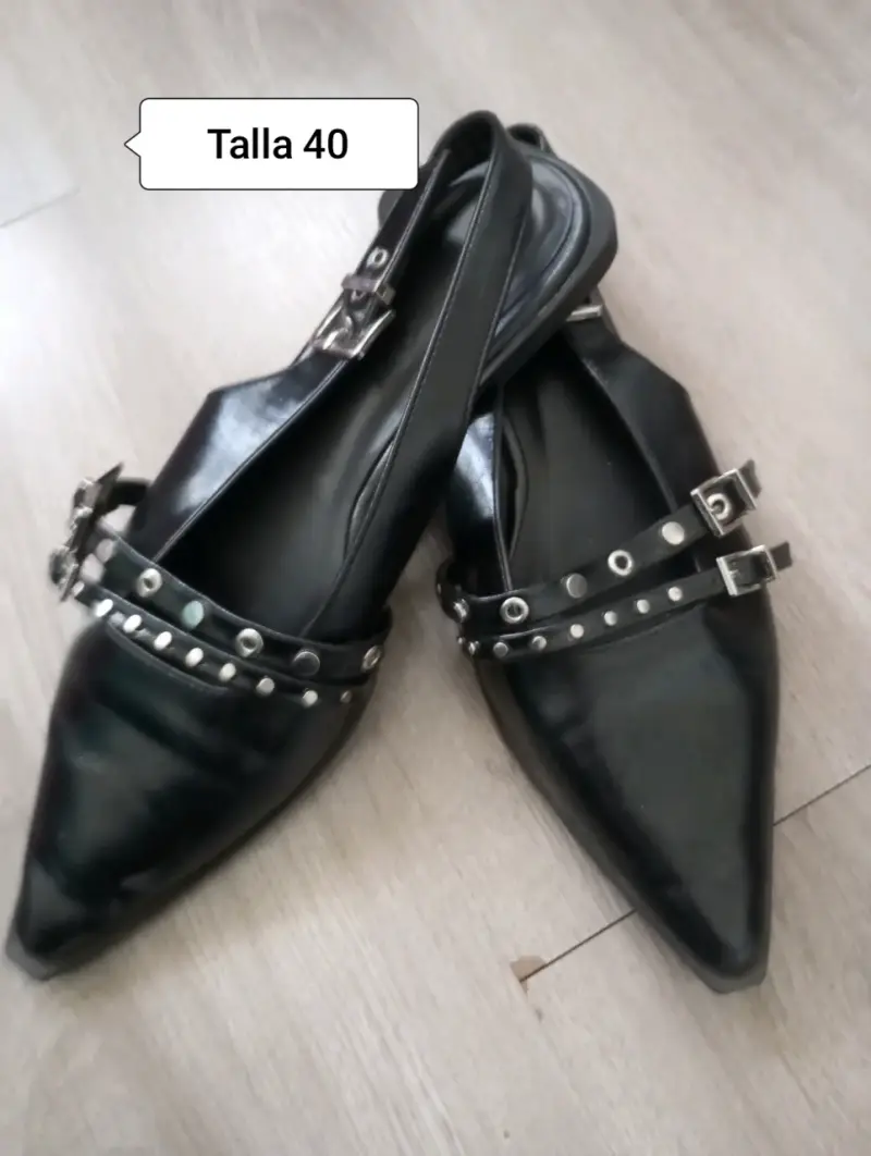 Zapatos negros con hebillas talla 40