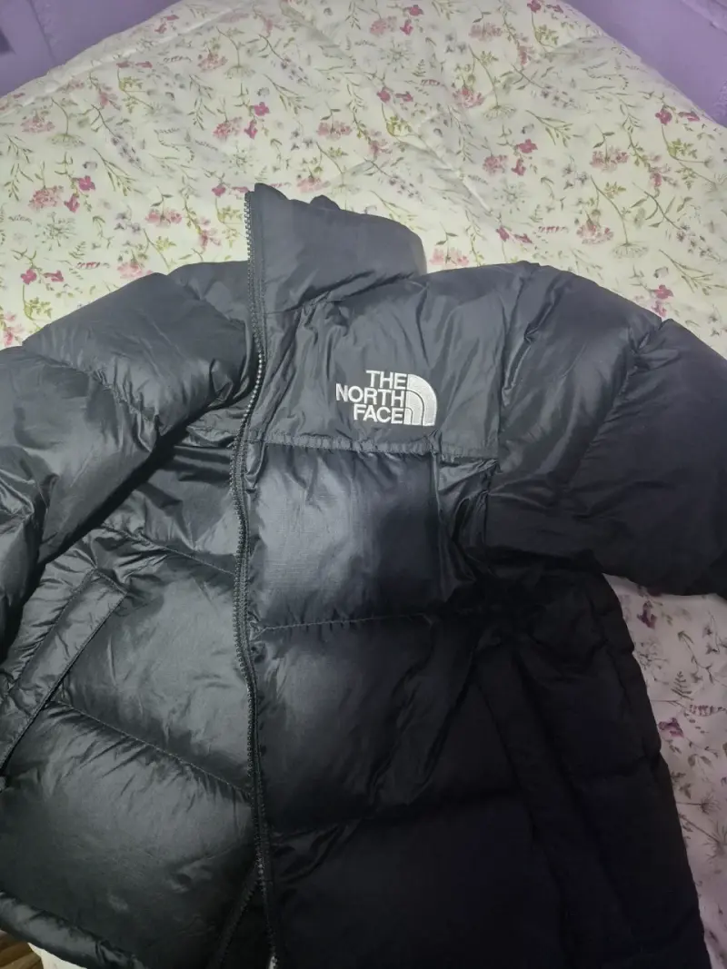 Chaqueta de plumas negra The North Face para mujer - 3