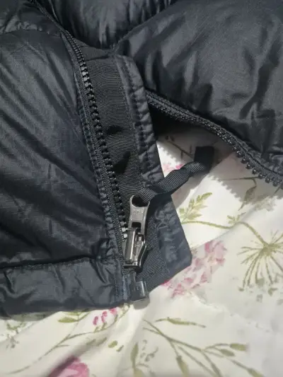 Chaqueta de plumas negra The North Face para mujer - miniatura 4