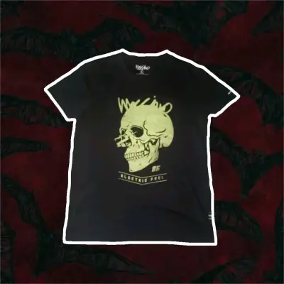 Polera negra con diseño de calavera Y2K - miniatura 1