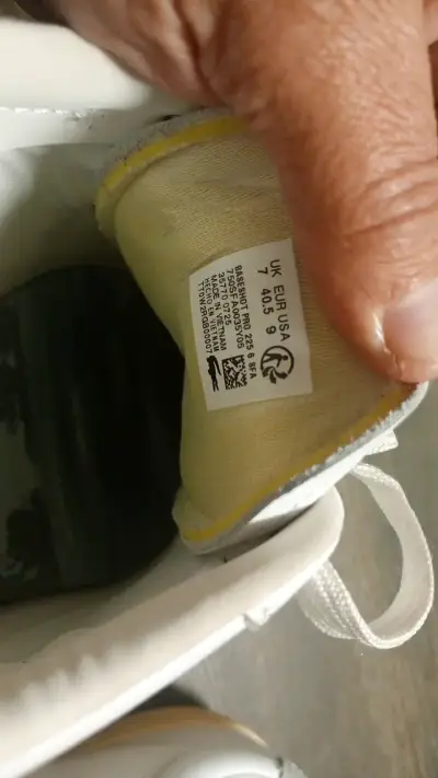 Zapatillas blancas Lacoste de cuero - miniatura 6