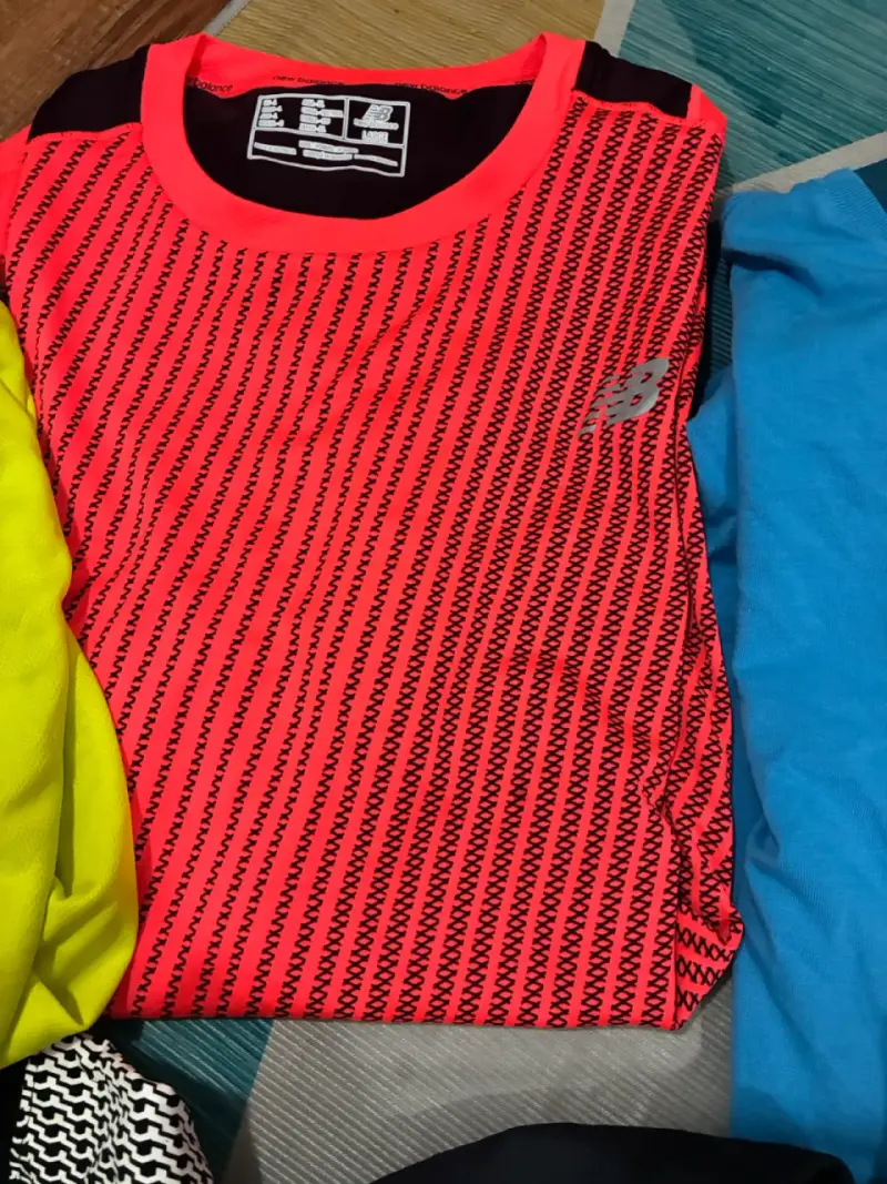 Lote 7  Poleras Deportivas Nike y The North Face - 4