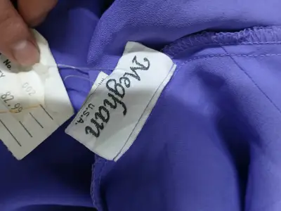 Vestido largo morado con lazo elegante - miniatura 4