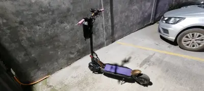 Scooter eléctrico plegable con luces LED - miniatura 1