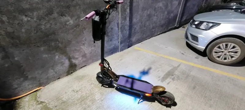 Scooter eléctrico plegable con luces LED - 2