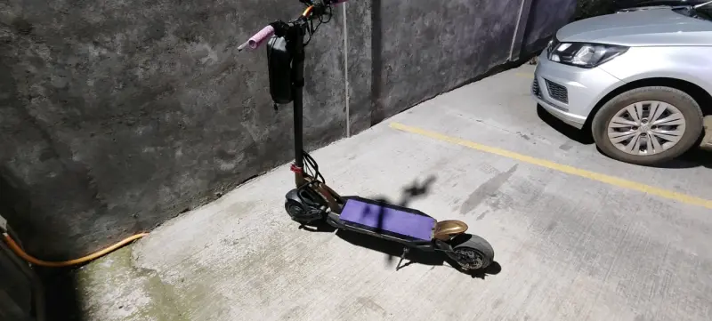 Scooter eléctrico plegable con luces LED - 4