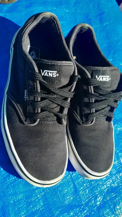 Zapatillas negras Vans para jóvenes - miniatura 1