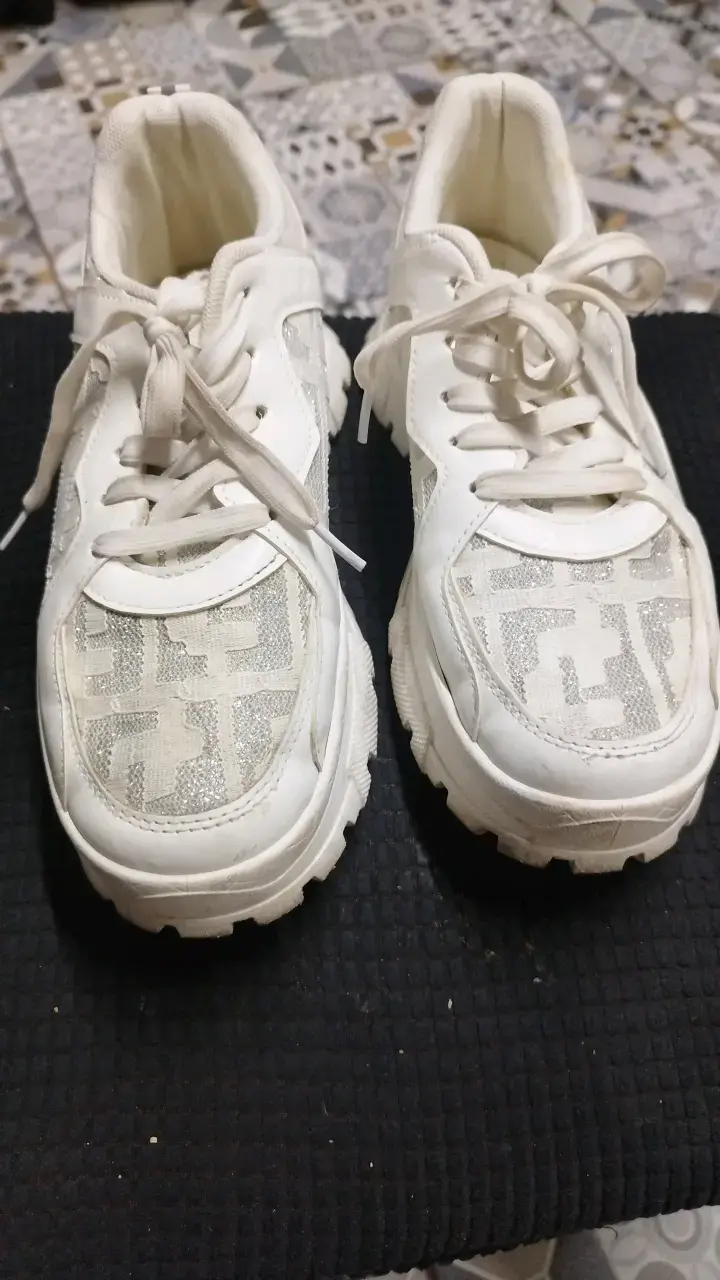 Zapatillas deportivas blancas con brillo para mujer - 2
