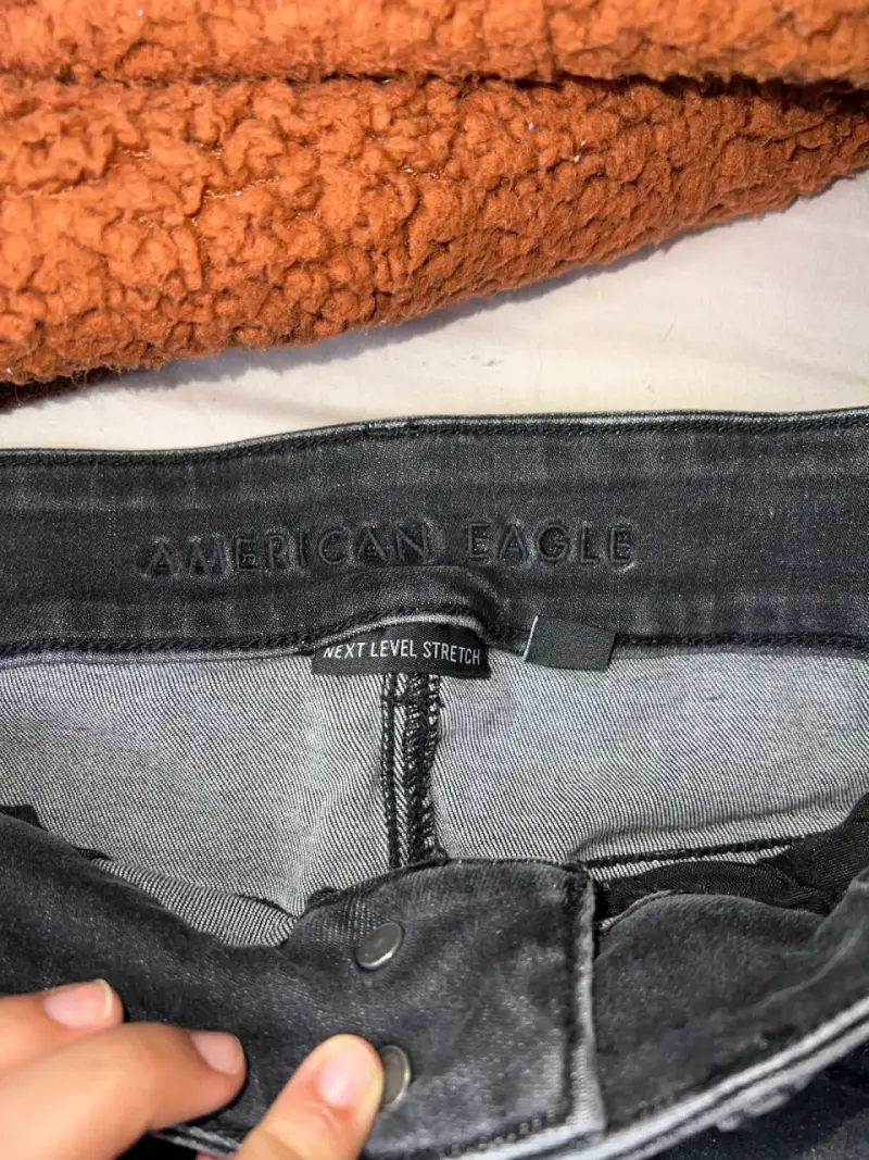 Jeans ajustados gris oscuro American Eagle - 3