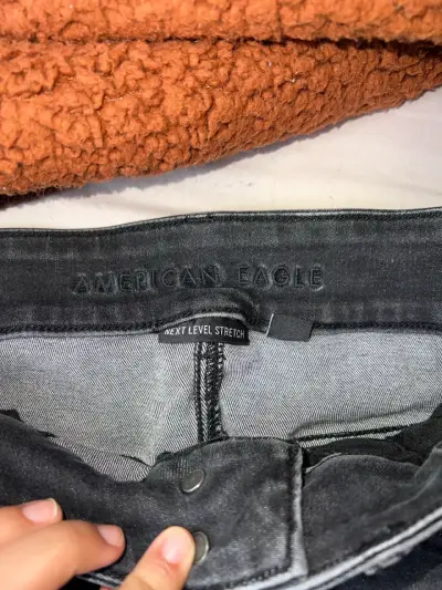 Jeans ajustados gris oscuro American Eagle - miniatura 3