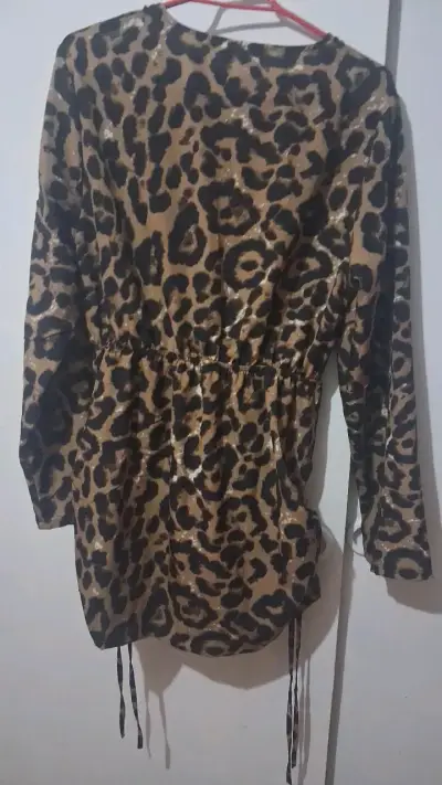 Vestido corto estampado animal print - miniatura 2