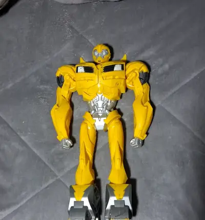 Figuras de acción de bumble bee - miniatura 1