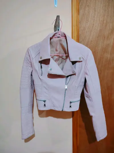 Chaqueta de cuero sintético rosa para mujer - miniatura 1