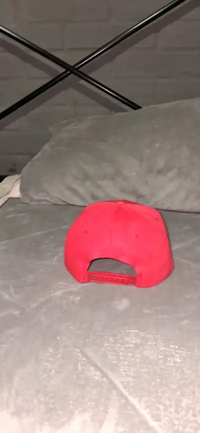 Gorra roja Kingz estilo snapback - miniatura 2